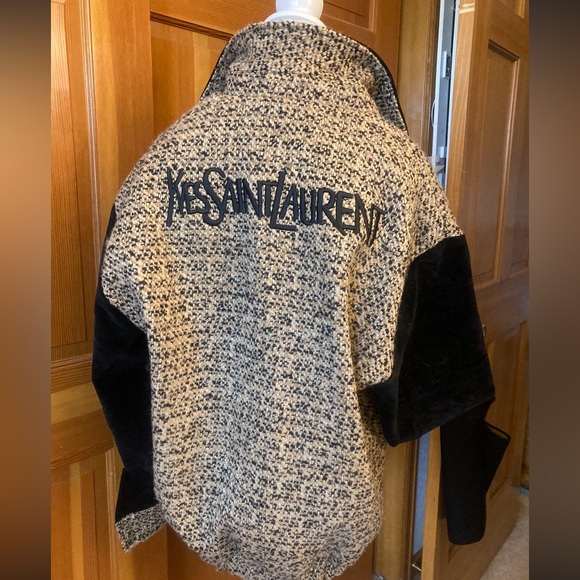 Authentic YSL Saint Laurent Women’s Button Up Coat. - Picture 9 of 16